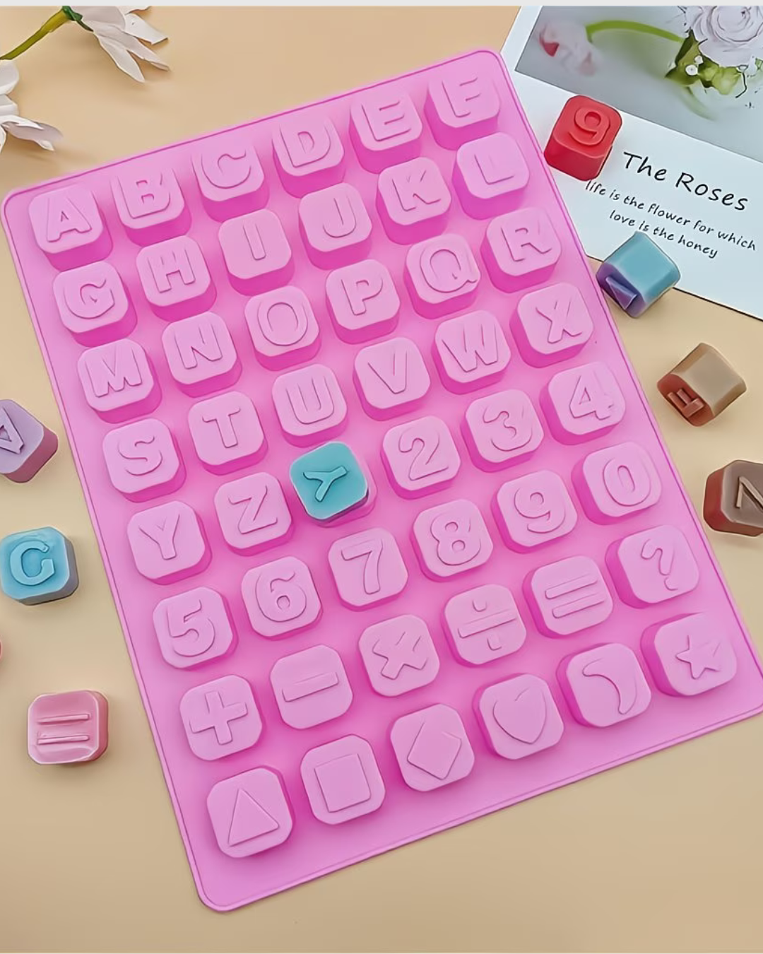 Molde de Cubos con Letras, Números y Signos