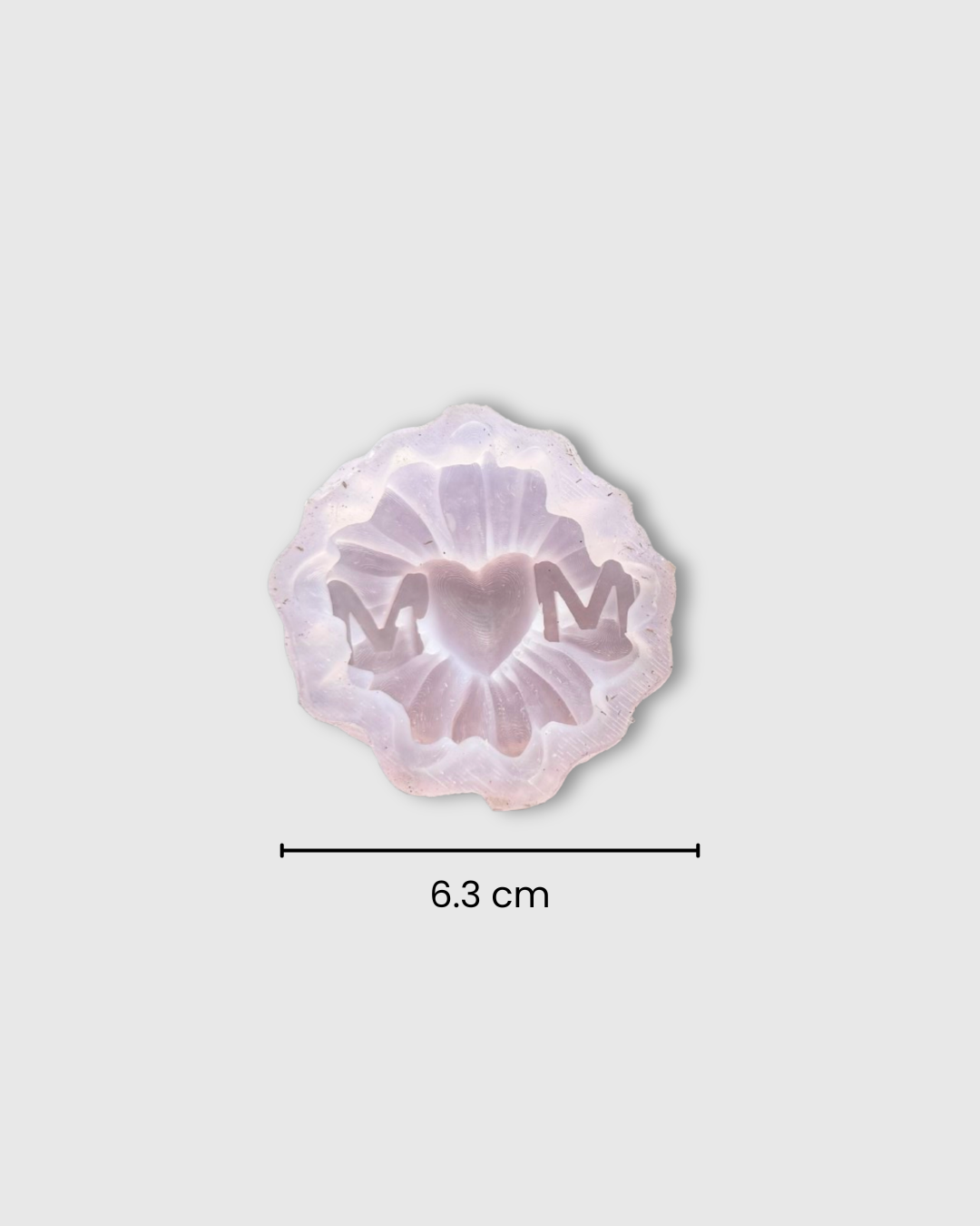 Molde de silicona de flor con la palabra “MOM”