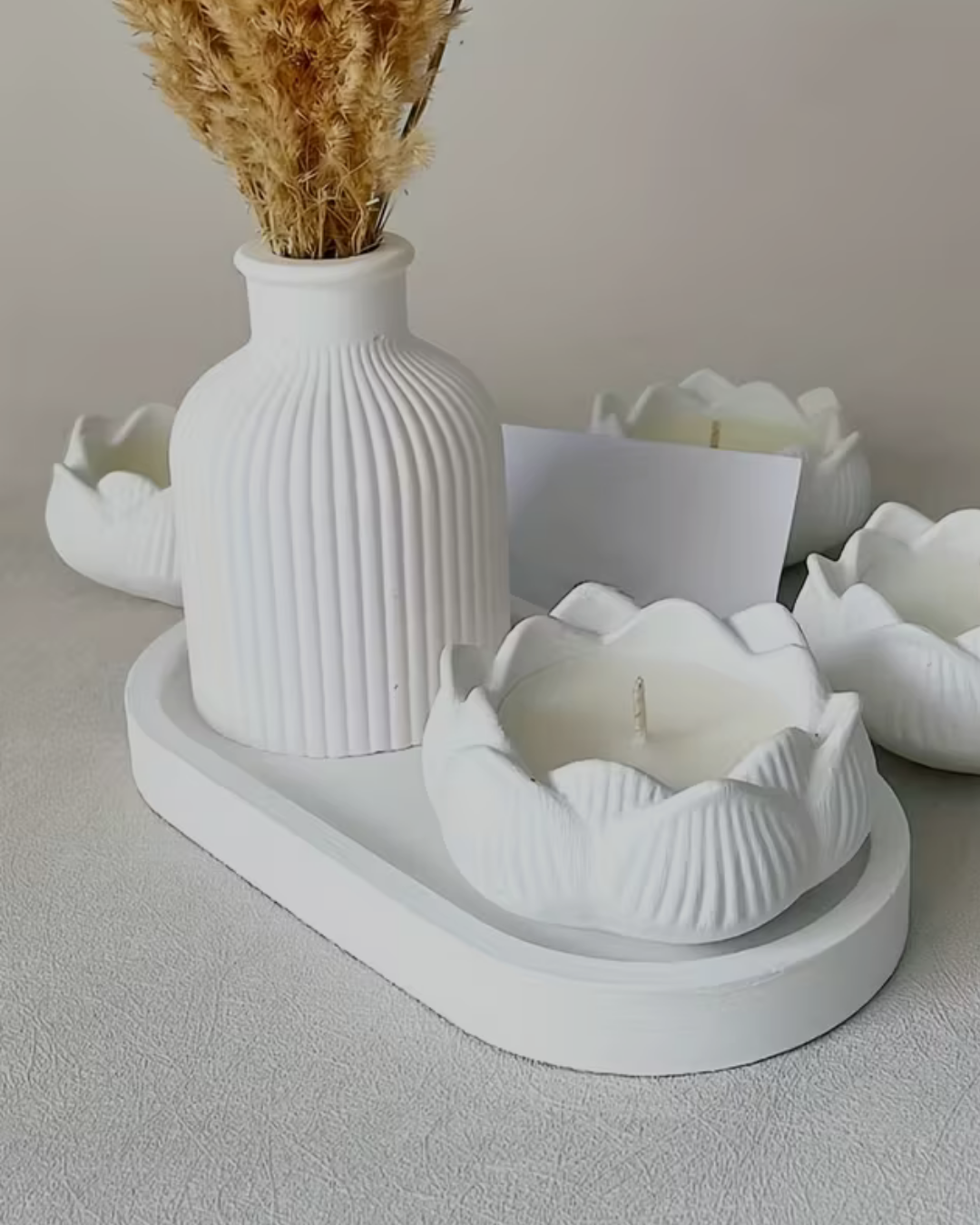 Set de 3 Moldes de Silicona – Flor de Loto, Jarrón Rayado y Bandeja