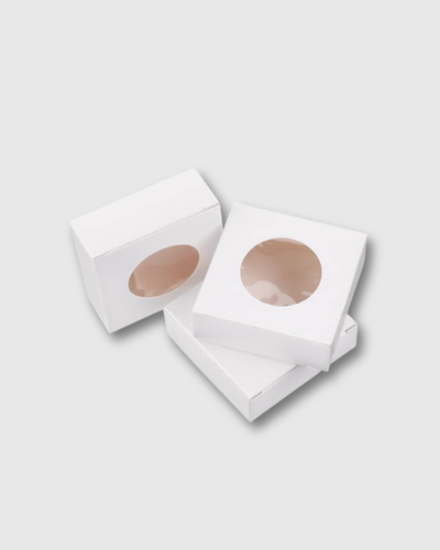 Caja pequeña blanca 8x8x3 cm